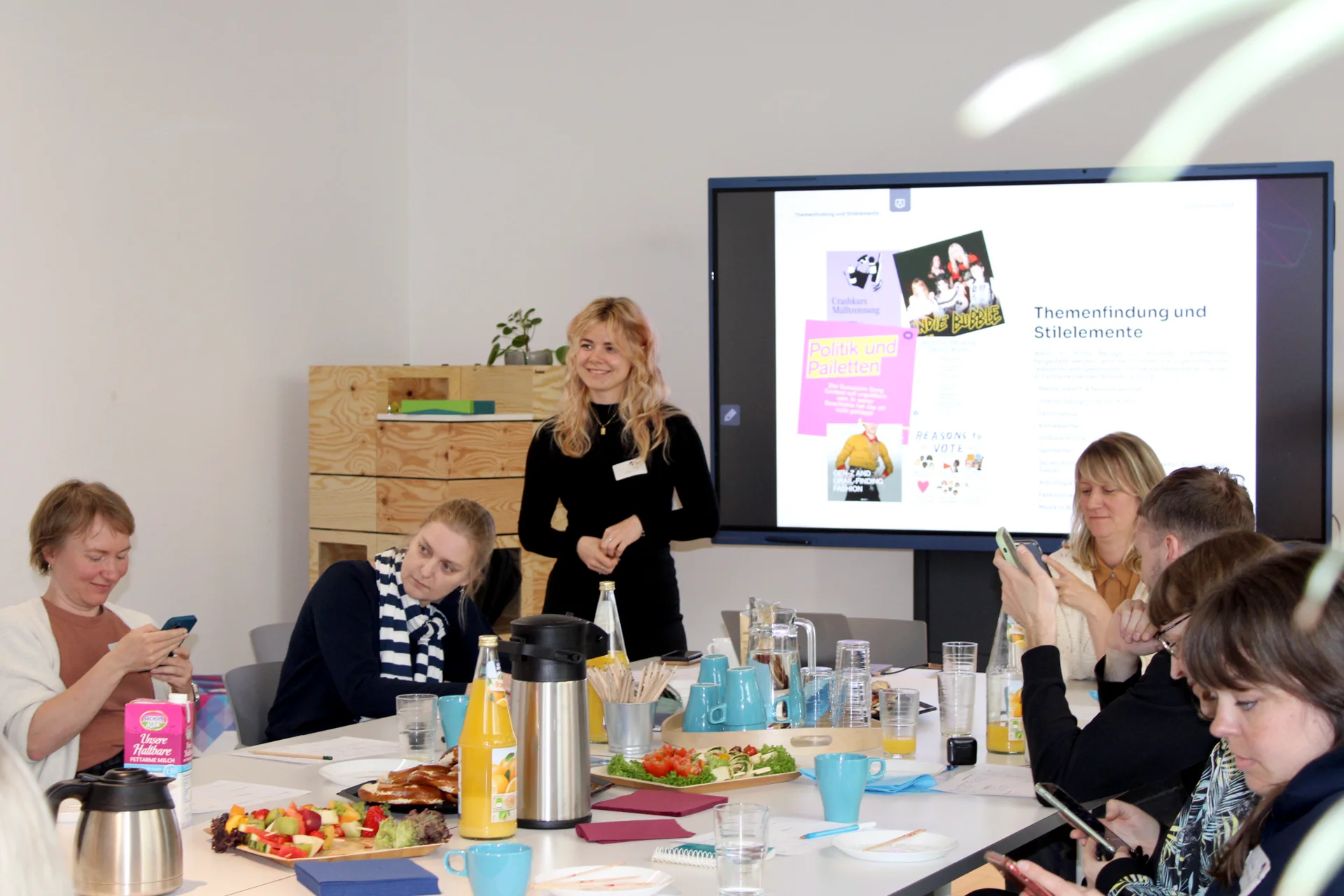 Sophia bei einem Vortrag / Workshop